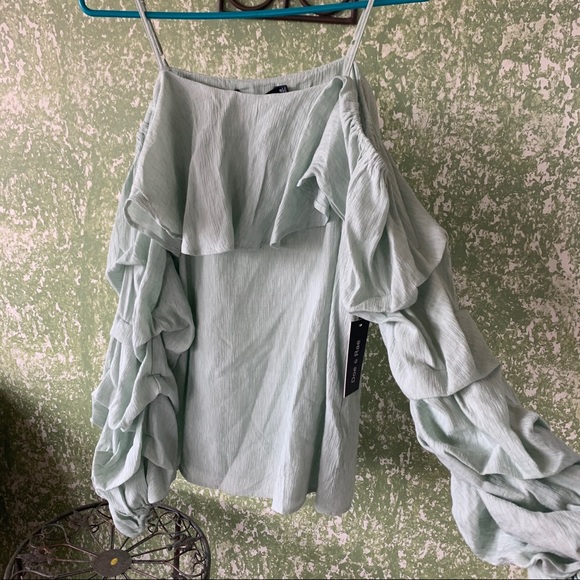 Doe & Rae Ruffled Off-Shoulder Top - Picture 7 of 8